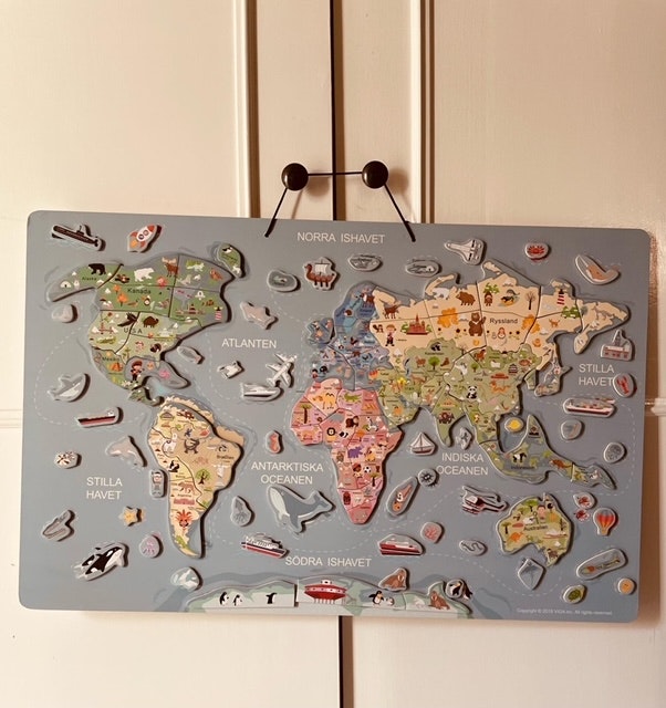 Väggkarta "världen" magnetpussel och whiteboard - Trasig Förpackning