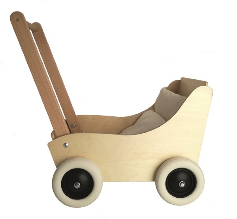Vagn i trä med gummihjul