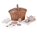 Teservis i picknickkorg mus