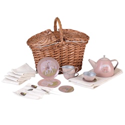 Teservis i picknickkorg prinsessa