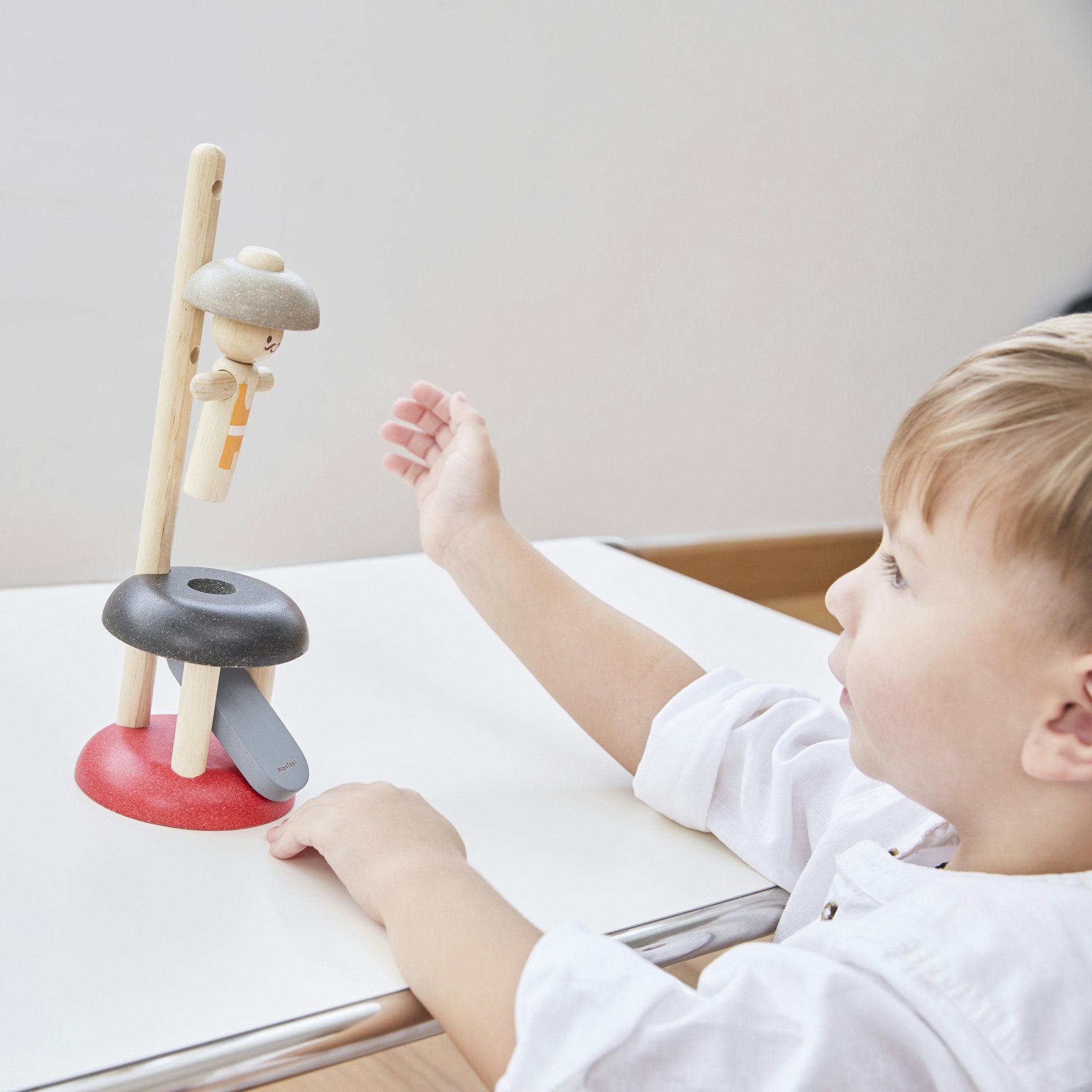 Jumping Acrobat - PlanToys