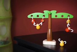 Balanserande apor i träd - PlanToys