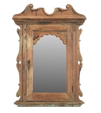 Spegel med gammalt spegelglas