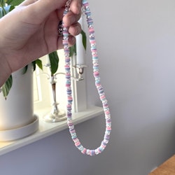 Platta och runda pärlor pastell halsband