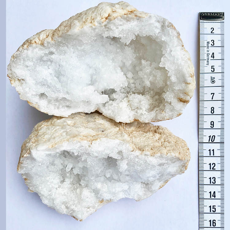 Bergkristall Geod Stor 10-15cm