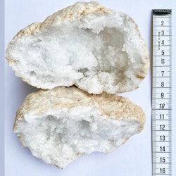 Bergkristall Geod Stor 10-15cm