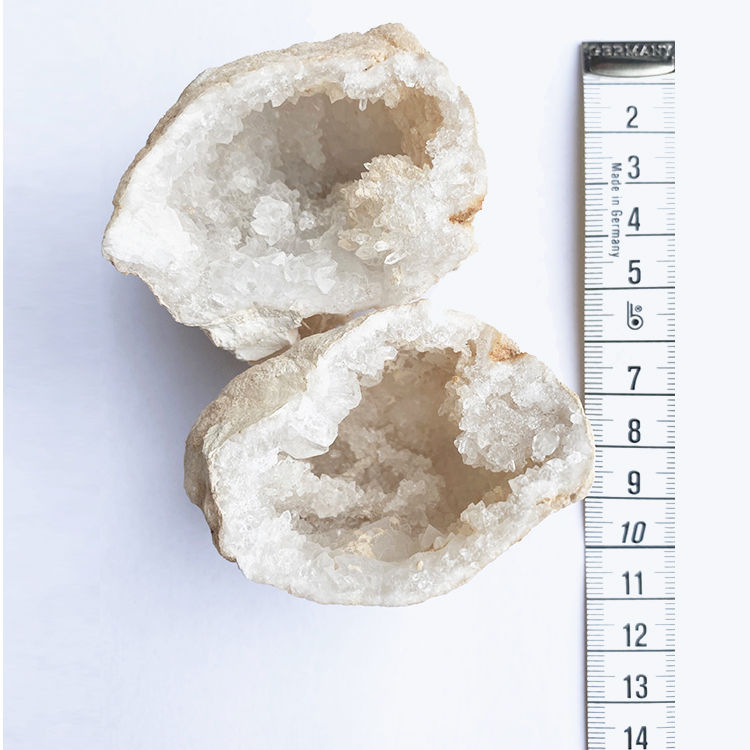 Bergkristall Geod Mellan 6-9cm