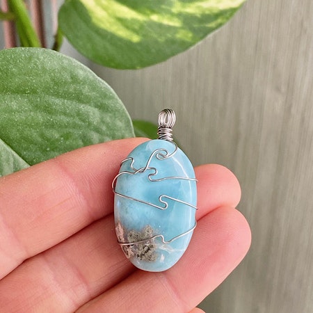 Larimar AA Hängsmycke (Oval, Metallhänge) Handgjort