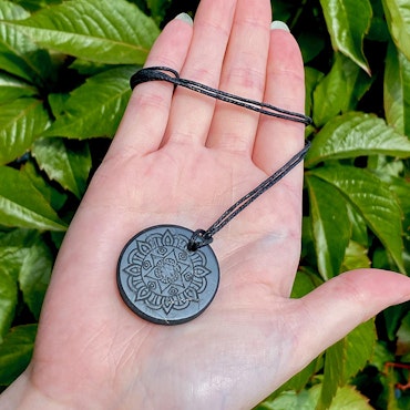 Shungit Amulett MANDALA 3cm