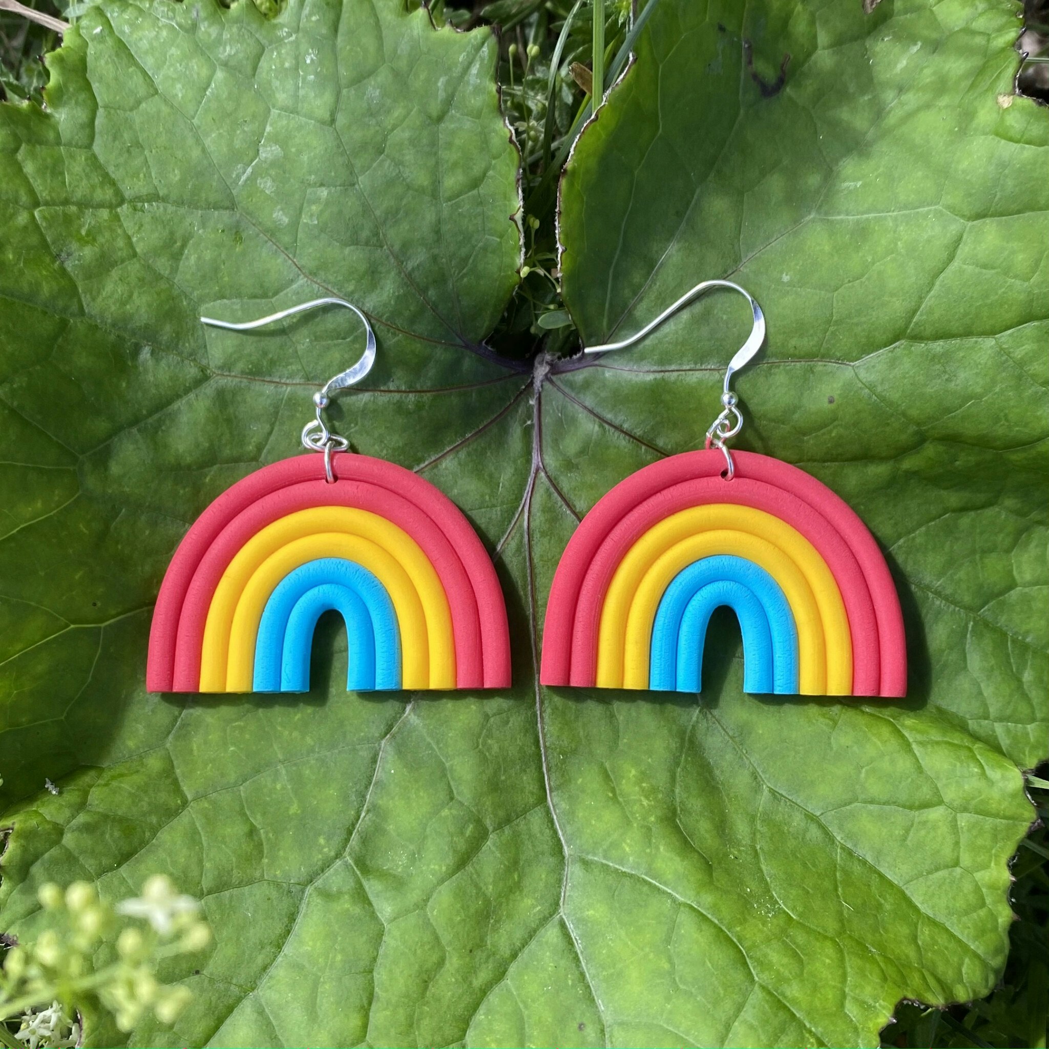 Pansexuell regnbågar örhängen