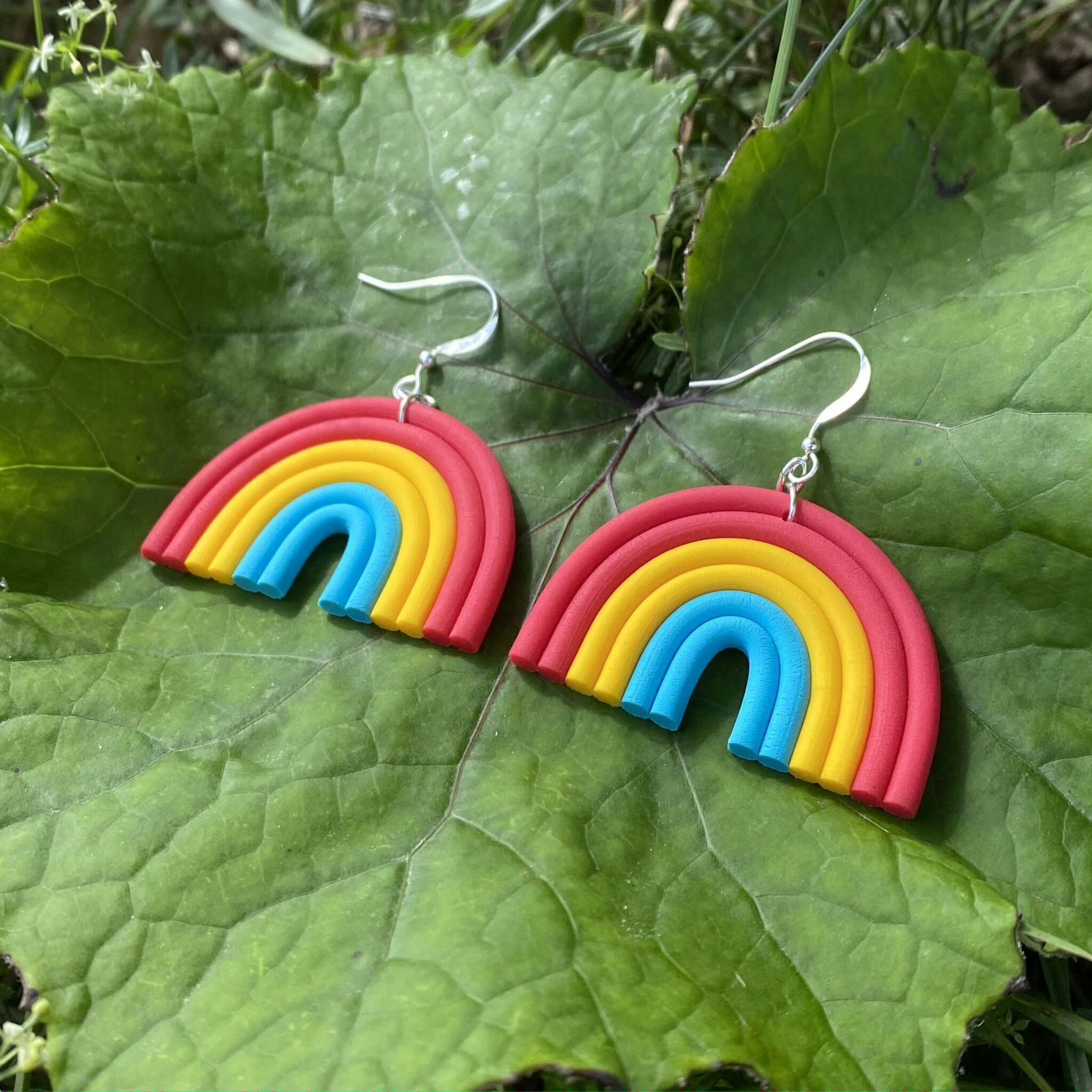 Pansexuell regnbågar örhängen