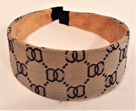 Diadem i beige med mönster
