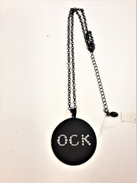 Halsband med platta med text, OCK i strass
