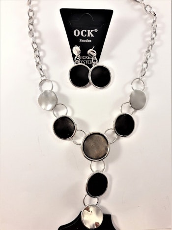 Halsband med fina detaljer och strass med matchande örhängen, svart