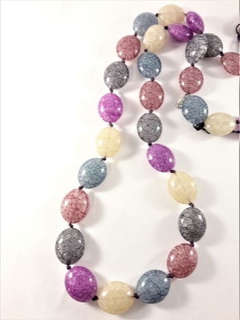 Halsband med Ovaler Olika Färger