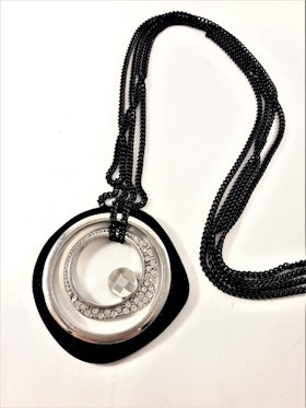 Halsband i svart med glittrande strass