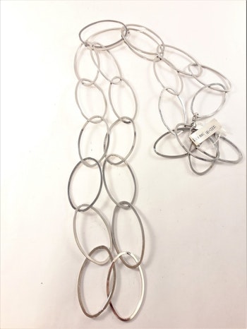 Halsband med stora ovala länkar silverfärg
