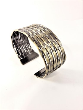 Genombrutet Stelt Armband Guldfärg
