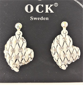Örhänge i vitt med rutmönster och strass