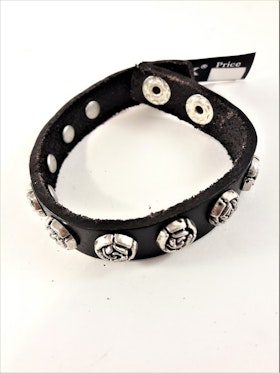 Armband Svart Läder med Rosor i Metall