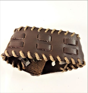 Brett Läderarmband med Infogade Sömmar Brun