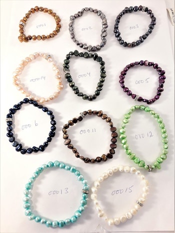 Enkelt Armband med Små Grå Pärlor och Ring med Strass