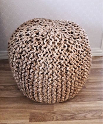 Naturfärgad sittpuff, höjd ca 45 cm