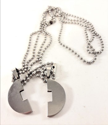 Halsband med Tvådelat Hänge Silverfärg