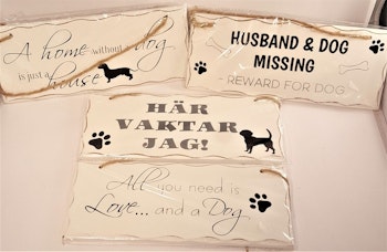Skyltar i trä med hundmotiv, x1