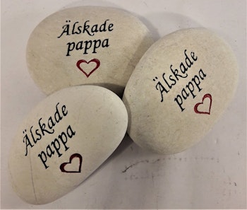 Sten med text Älskade pappa