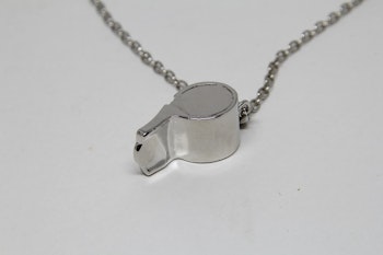 Halsband med Imitations Visselpipa Strass