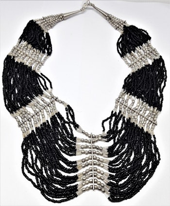 Flerradigt tvåfärgat halsband svart/silver