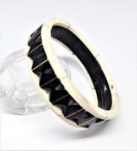 Stelt armband svart/vitt, av buffelben-/horn, C