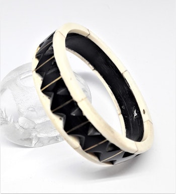 Stelt armband svart/vitt, av buffelben-/horn, C