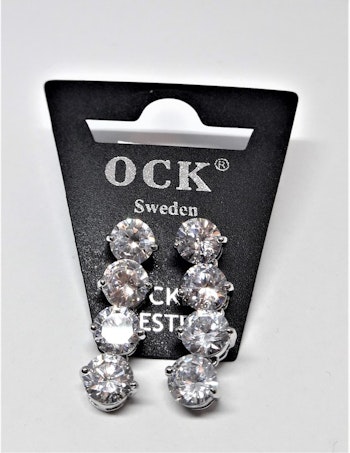 Fint örhänge med 4 stenar