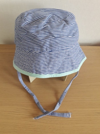 Ziestha sommarhatt Mini för barn, blå/vit-randig, storlek Small