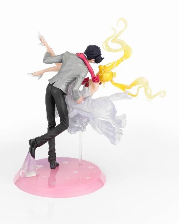 Sailor Moon Figuarts ZERO Chouette Usagi and Tuxedo Mask (Moonlight Glow Edition)
