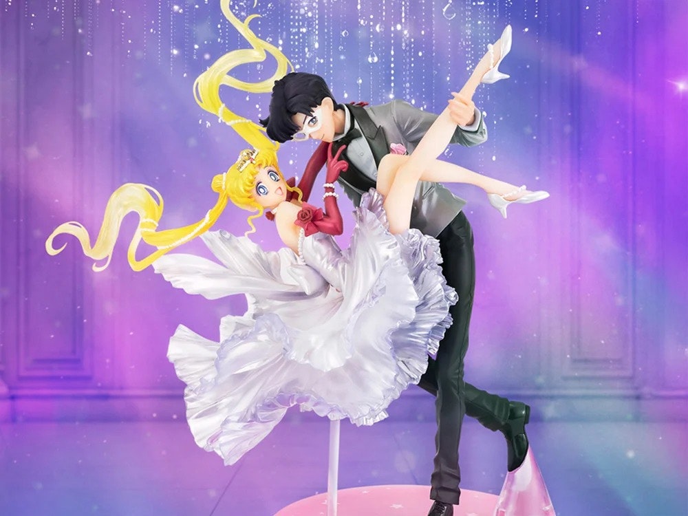 Sailor Moon Figuarts ZERO Chouette Usagi and Tuxedo Mask (Moonlight Glow Edition)