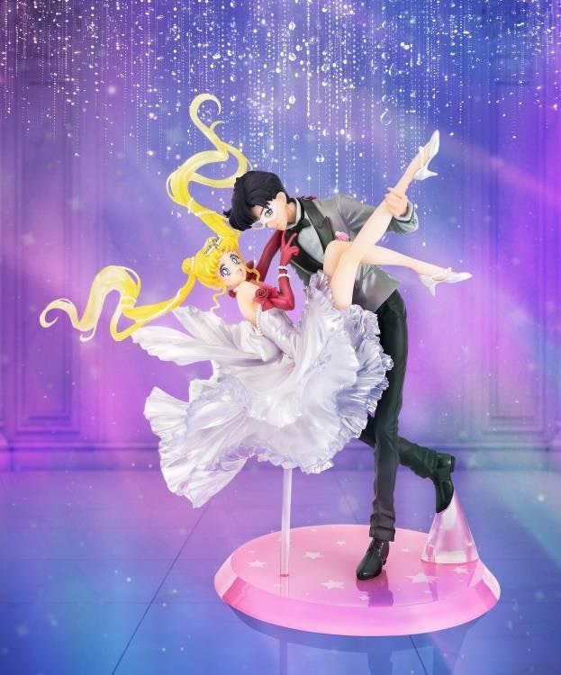 Sailor Moon Figuarts ZERO Chouette Usagi and Tuxedo Mask (Moonlight Glow Edition)