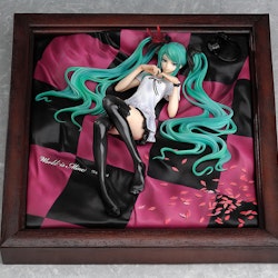 Supercell feat. Hatsune Miku: World is Mine (Brown Frame)