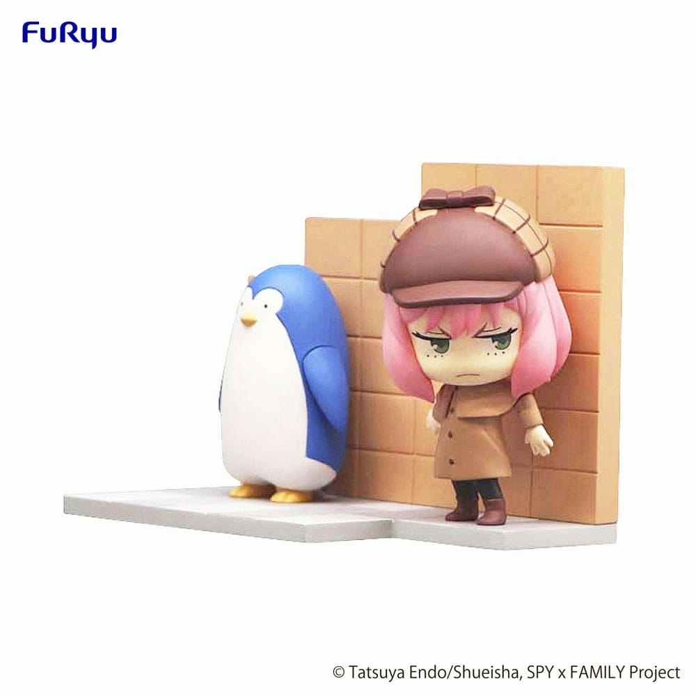 Spy x Family Anya & Penguin Hold Figure