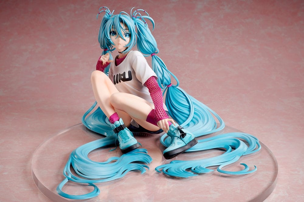 Vocaloid Hatsune Miku Yoneyama Mai The Latest Street Style "Cute"