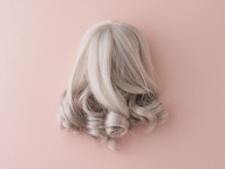 Harmonia Series Wig (One Curl/Ash Gray)