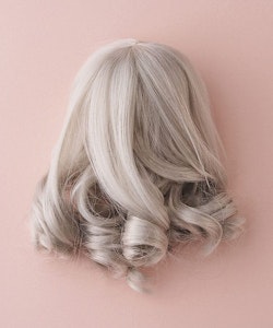 Harmonia Series Wig (One Curl/Ash Gray)