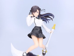 I May Be a Guild Receptionist, But I'll Solo Any Boss to Clock Out on Time Alina Clover