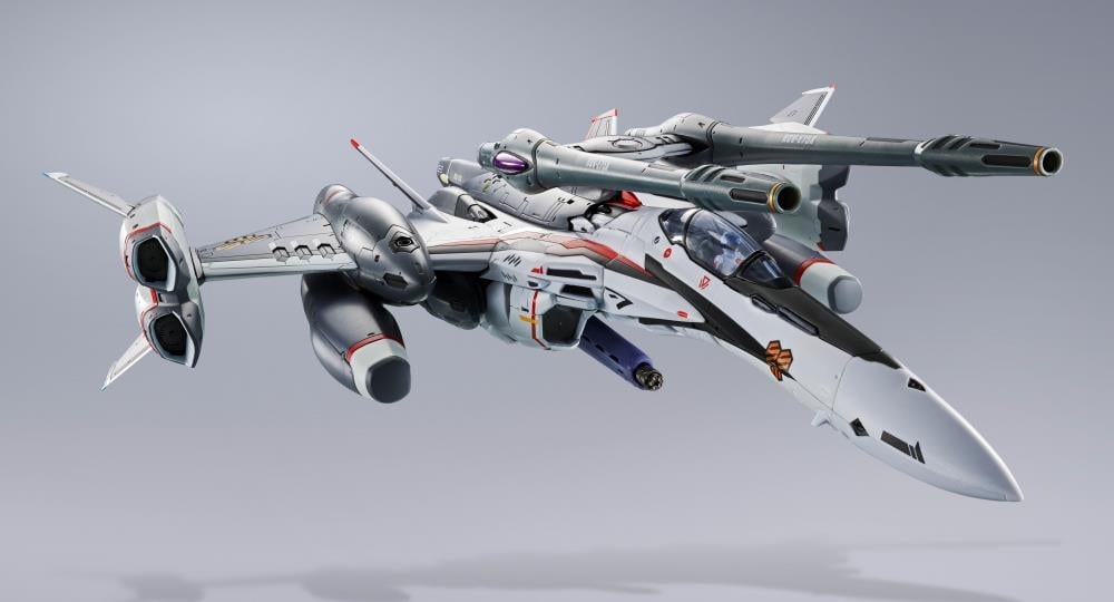 Macross Frontier: The False Songstress DX Chogokin VF-25F Tornado Messiah Valkyrie (Alto Saotome Machine Revival Ver.)