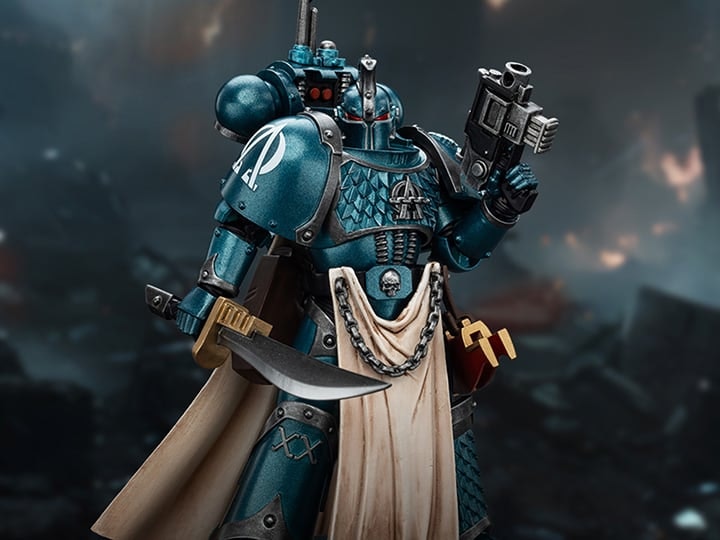 Warhammer: The Horus Heresy Alpha Legion Legion Praetor with Power Sword 1/18 Scale Action Figure