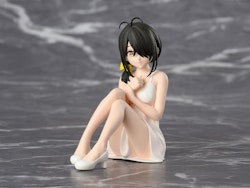 The Shiunji Family Children Kotono Shiunji Premium Perching Figure