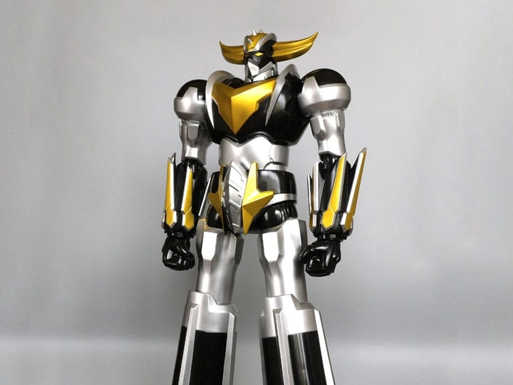 Grendizer Jumbo Sofbi Vinyl Grendizer U (Black & Gold Ver.)