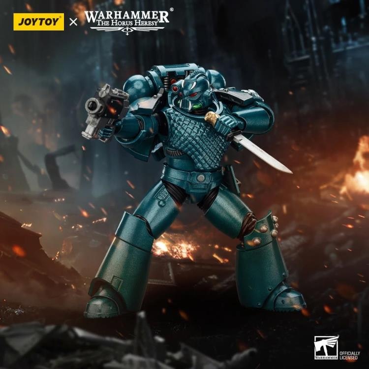 Warhammer: The Horus Heresy Alpha Legion Headhunter with Banestrike Combi-Bolter and Power Dagger 1/18 Scale Action Figure